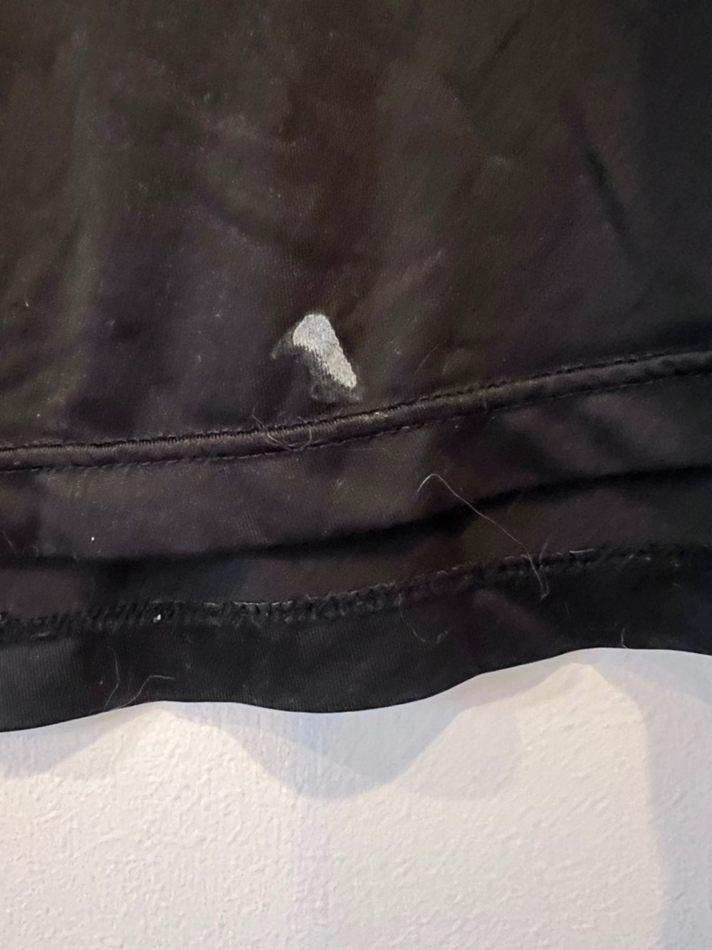Uniqlo Black Short-Sleeve Crew Neck Tee - Picture 4 of 4